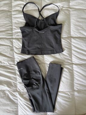 Alphalete Graphite Cross Back Tank and Pump Mid Rise Athletic Leggings Set Small